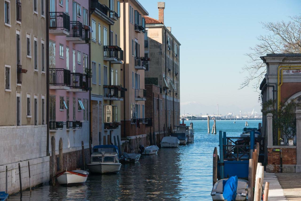 Art Painting Apartment With Canal View ヴェネツィア エクステリア 写真